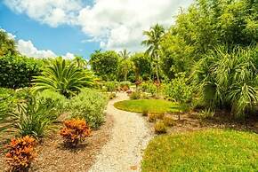 Baywatch Cabin 2 Bedroom Home by RedAwning