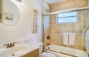 Baywatch Cabin 2 Bedroom Home by RedAwning