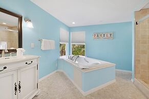 Murmond 5 Bedroom Home by RedAwning