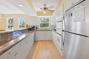 Murmond 5 Bedroom Home by RedAwning