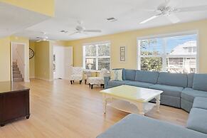 Murmond 5 Bedroom Home by RedAwning