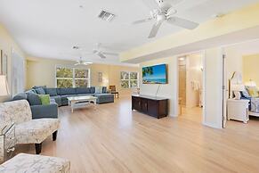 Murmond 5 Bedroom Home by RedAwning