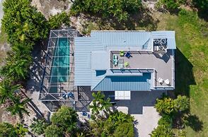 Murmond 5 Bedroom Home by RedAwning