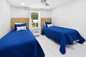 Murmond 5 Bedroom Home by RedAwning