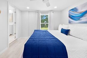 Murmond 5 Bedroom Home by RedAwning