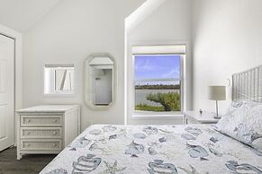 Holley House 4 Bedroom Home by RedAwning