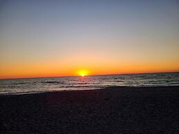 Holley House 4 Bedroom Home by RedAwning