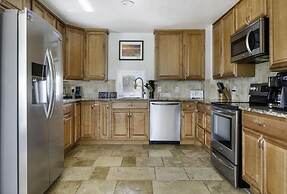 Holley House 4 Bedroom Home by RedAwning