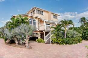 Conch 4 Bedroom Townhouse by RedAwning