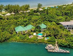 Little Current 3 Bedroom Home by RedAwning