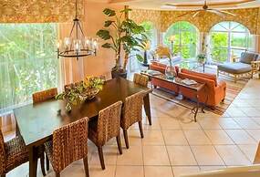 Donax 3 Bedroom Condo by RedAwning