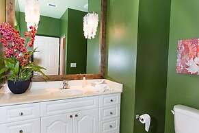 Donax 3 Bedroom Condo by RedAwning