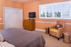 Donax 3 Bedroom Condo by RedAwning