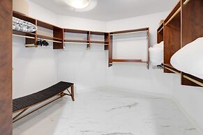 Il Paradiso Perduto 7 Bedroom Home by RedAwning