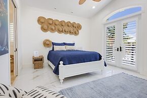 Il Paradiso Perduto 7 Bedroom Home by RedAwning