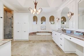 Il Paradiso Perduto 7 Bedroom Home by RedAwning