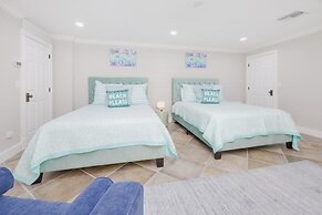 Il Paradiso Perduto 7 Bedroom Home by RedAwning