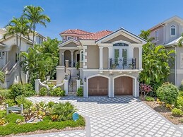 Il Paradiso Perduto 7 Bedroom Home by RedAwning