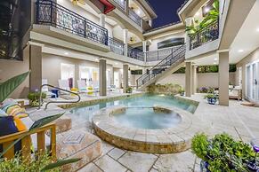 Il Paradiso Perduto 7 Bedroom Home by RedAwning