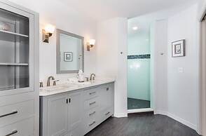 Osprey House 4 Bedroom Home by RedAwning