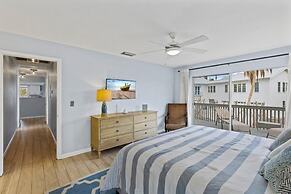 On A Whim 2 Bedroom Home by Redawning