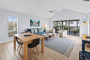 On A Whim 2 Bedroom Home by Redawning