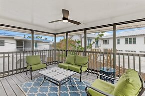 On A Whim 2 Bedroom Home by Redawning