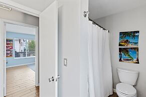 On A Whim 2 Bedroom Home by Redawning