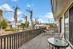 On A Whim 2 Bedroom Home by Redawning