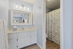 On A Whim 2 Bedroom Home by Redawning