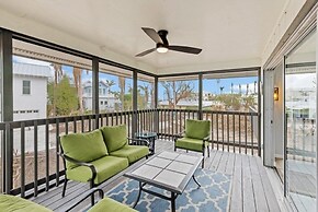 On A Whim 2 Bedroom Home by Redawning