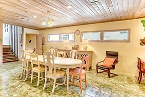 Baybarlyn 4 Bedroom Home by RedAwning