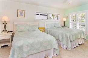 Baybarlyn 4 Bedroom Home by RedAwning