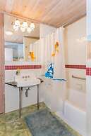 Baybarlyn 4 Bedroom Home by RedAwning