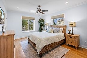 Aloha Baby- 5 Bedroom Luxury Pool Home! 5 Home by RedAwning