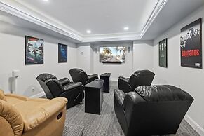 Aloha Baby- 5 Bedroom Luxury Pool Home! 5 Home by RedAwning