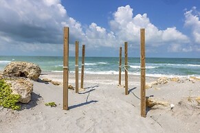 Aloha Baby- 5 Bedroom Luxury Pool Home! 5 Home by RedAwning