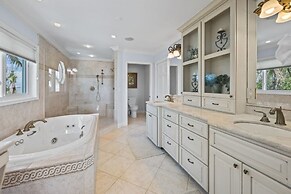 Aloha Baby- 5 Bedroom Luxury Pool Home! 5 Home by RedAwning