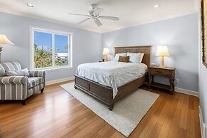 Aloha Baby- 5 Bedroom Luxury Pool Home! 5 Home by RedAwning