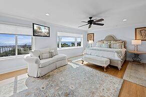 Aloha Baby- 5 Bedroom Luxury Pool Home! 5 Home by RedAwning