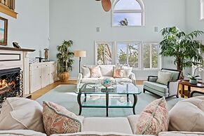 Aloha Baby- 5 Bedroom Luxury Pool Home! 5 Home by RedAwning