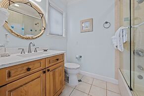 Aloha Baby- 5 Bedroom Luxury Pool Home! 5 Home by RedAwning