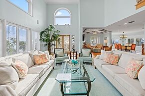 Aloha Baby- 5 Bedroom Luxury Pool Home! 5 Home by RedAwning