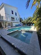 Lollipop 3 Bedroom Home by RedAwning