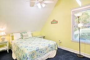 Lollipop 3 Bedroom Home by RedAwning