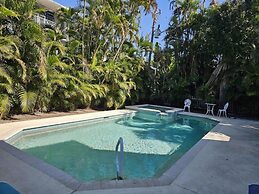 Lollipop 3 Bedroom Home by RedAwning