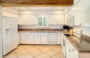 Lollipop 3 Bedroom Home by RedAwning