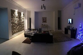 Cheerful 2-bedroom Villa With Pool