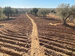 Cheerful 2-bedroom Villa With Pool