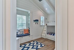 Coral Cottage 4 Bedroom Home by Redawning